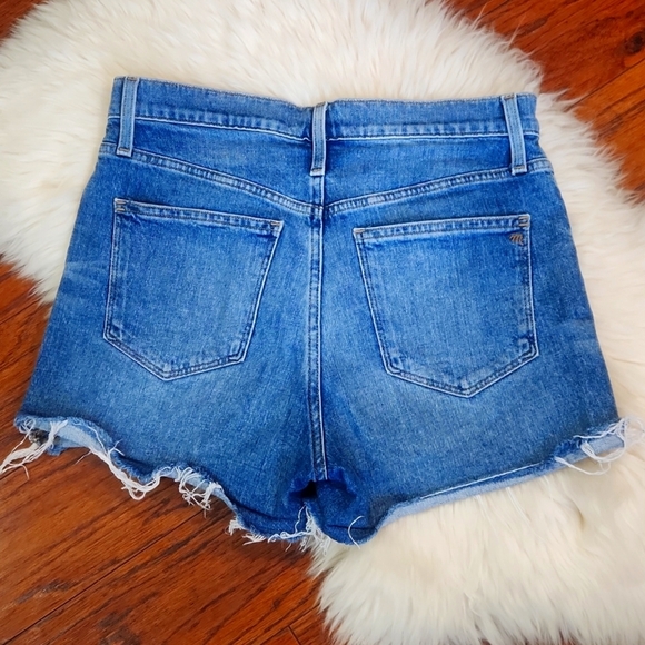 Madewell HighRise Button Fly Medium Wash Jean Shorts - Picture 2 of 6